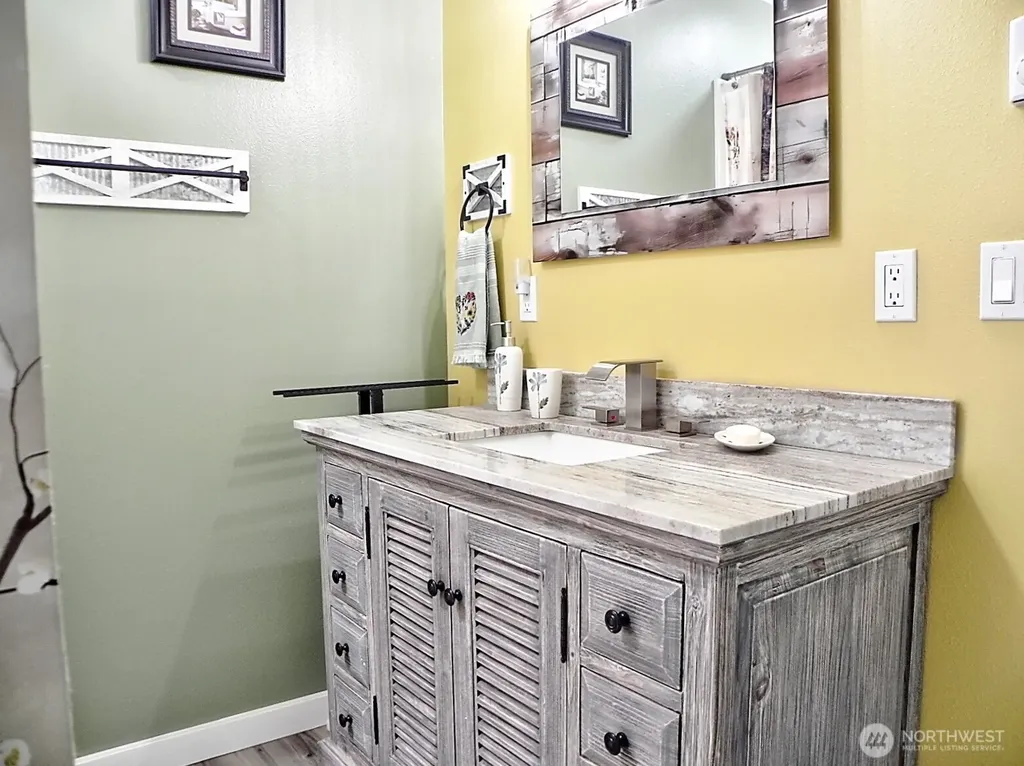 91 E Blue Heron Rest Belfair WA 98528