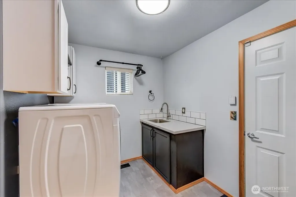 1523 151st Street SW Lynnwood WA 98087