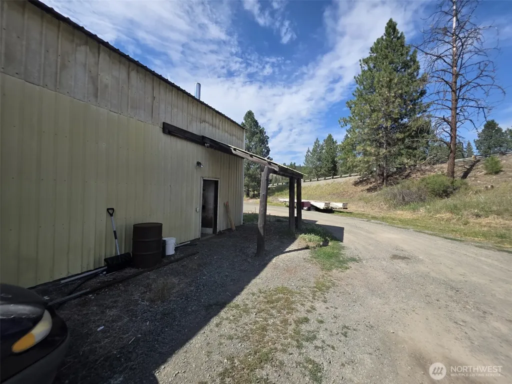 28 Creamery Road Republic WA 99166