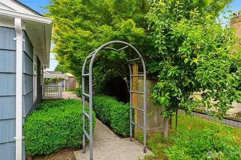 803 Bonney Avenue Sumner WA 98390