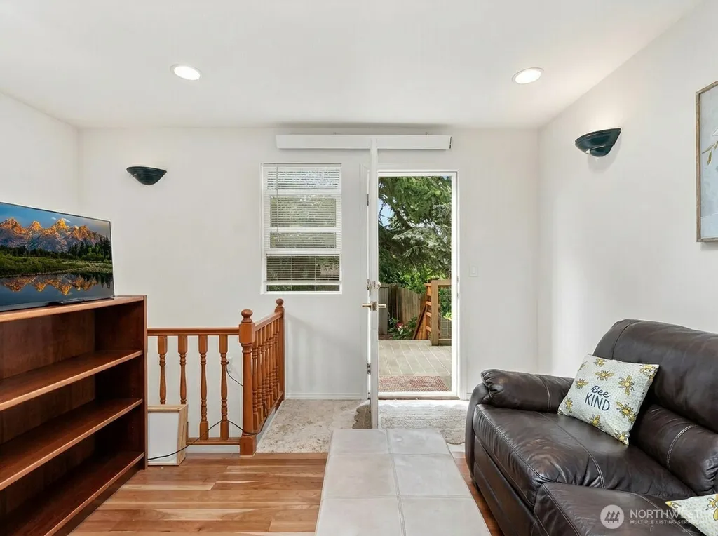 4821 S Brandon Street Seattle WA 98118