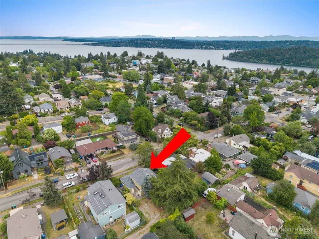 4821 S Brandon Street Seattle WA 98118