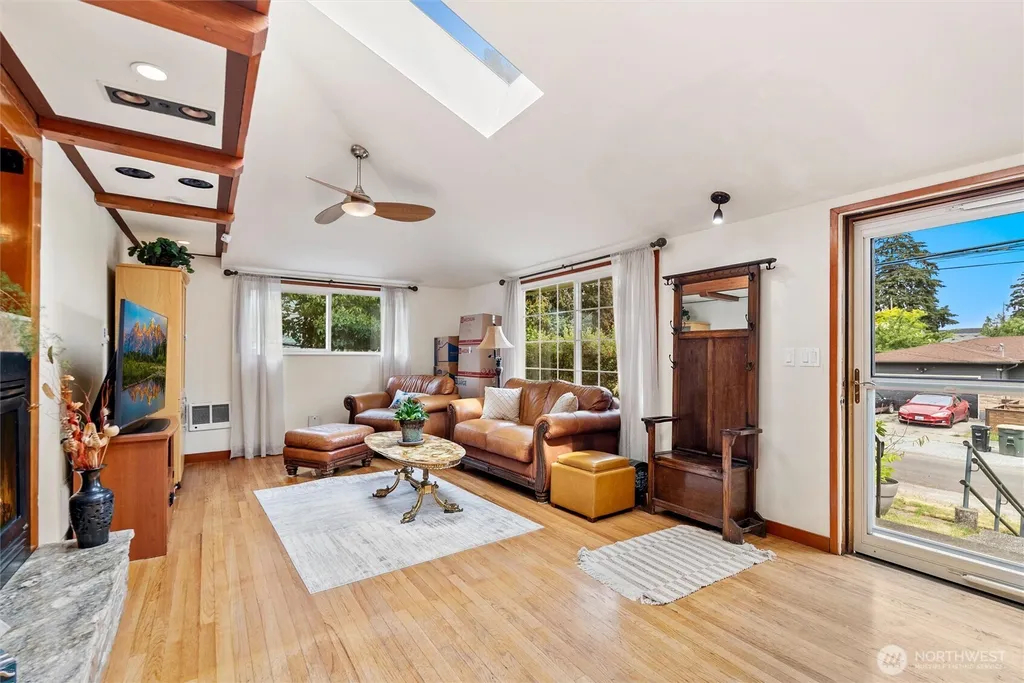 4821 S Brandon Street Seattle WA 98118