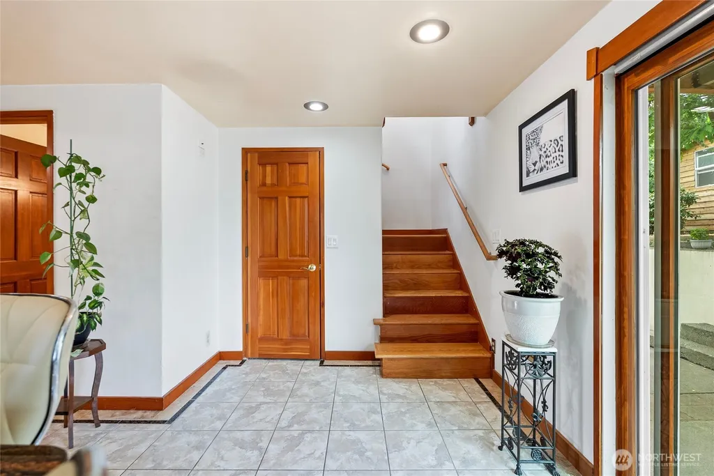 4821 S Brandon Street Seattle WA 98118