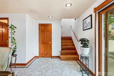4821 S Brandon Street Seattle WA 98118