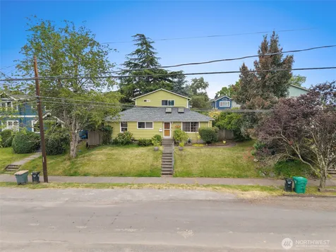 4821 S Brandon Street Seattle WA 98118