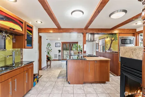 4821 S Brandon Street Seattle WA 98118