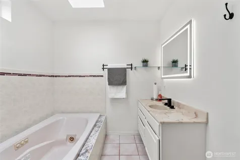 4821 S Brandon Street Seattle WA 98118