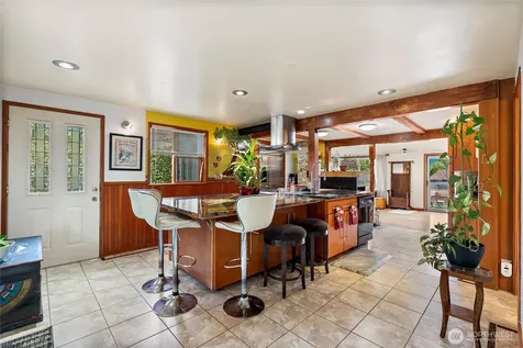 4821 S Brandon Street Seattle WA 98118