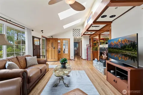 4821 S Brandon Street Seattle WA 98118