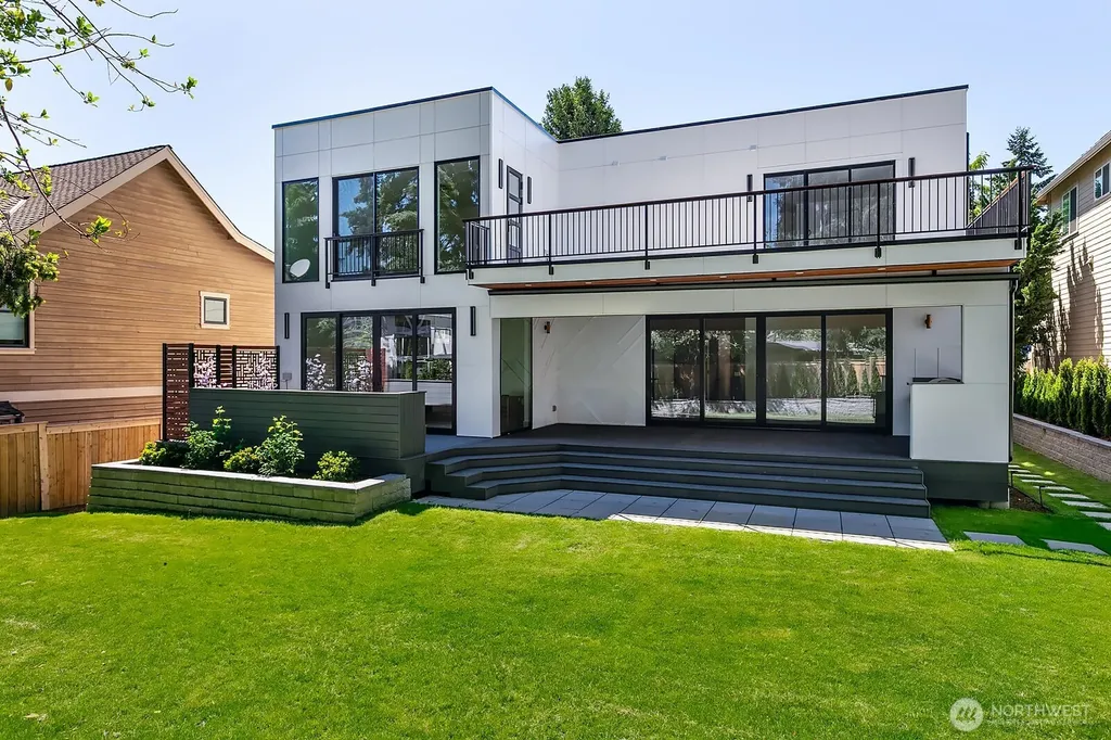 10234 NE 20th Place Bellevue WA 98004