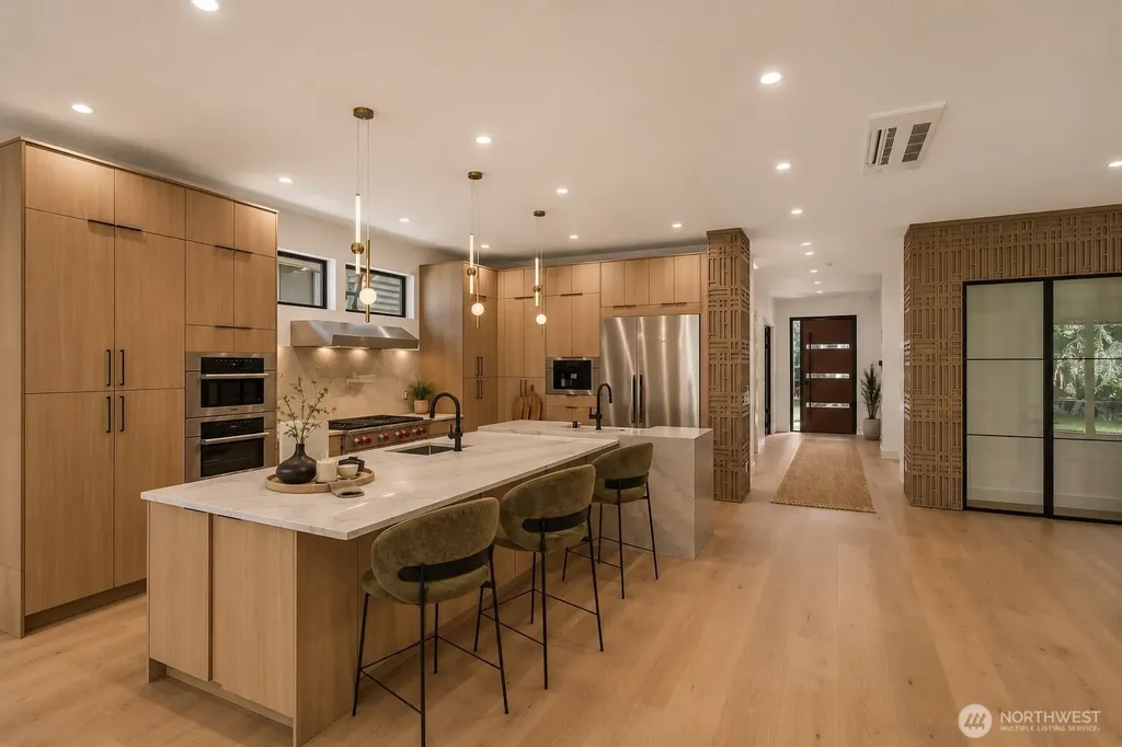 10234 NE 20th Place Bellevue WA 98004