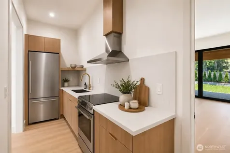 10234 NE 20th Place Bellevue WA 98004