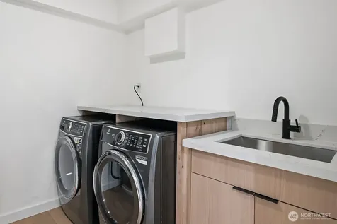 10234 NE 20th Place Bellevue WA 98004
