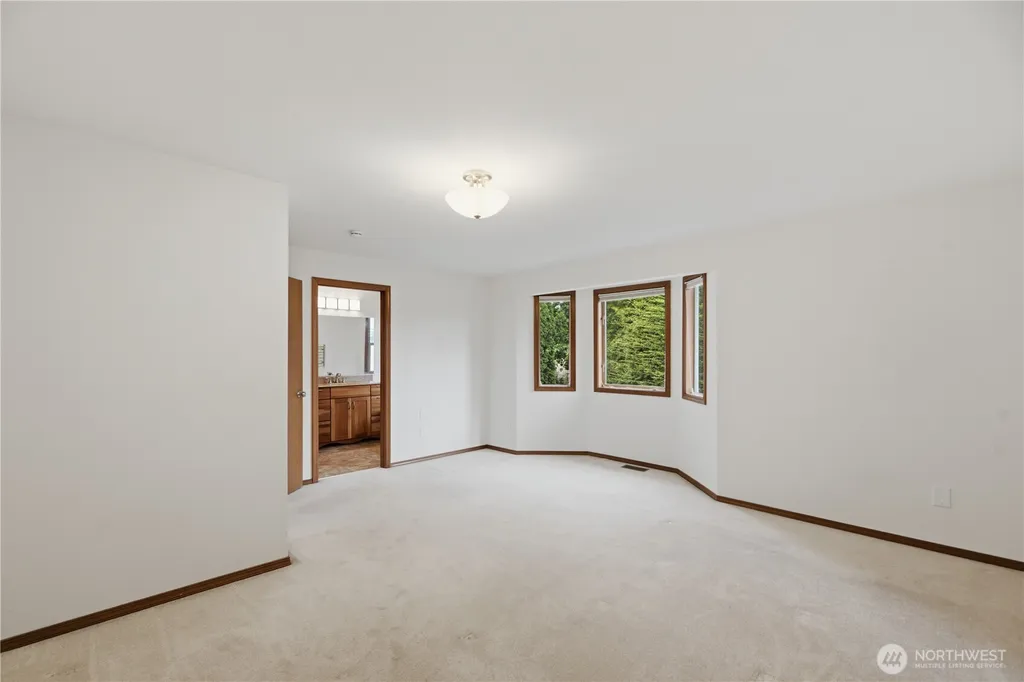 19022 102nd Avenue SW Renton WA 98055