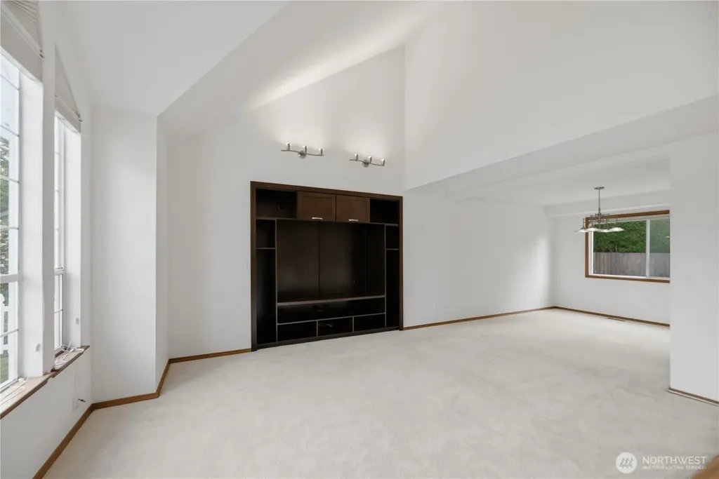 19022 102nd Avenue SW Renton WA 98055