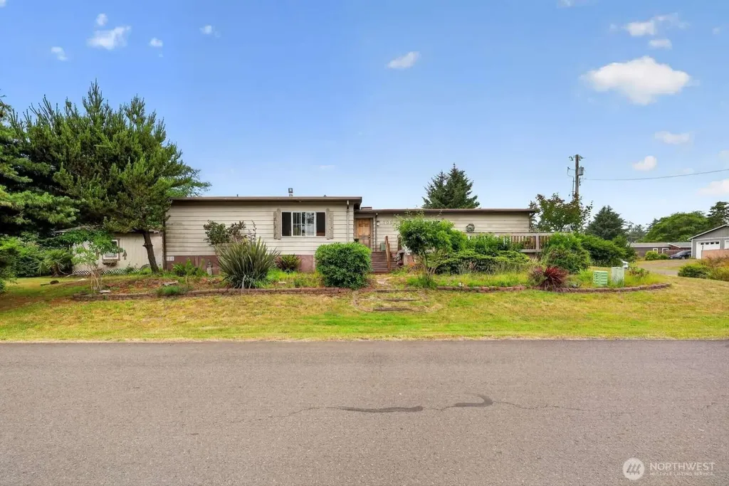 701 Edgewood Avenue NE Ocean Shores WA 98569