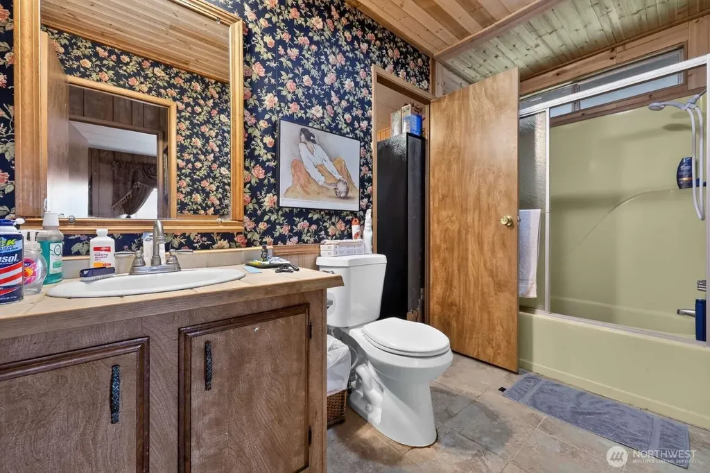 701 Edgewood Avenue NE Ocean Shores WA 98569