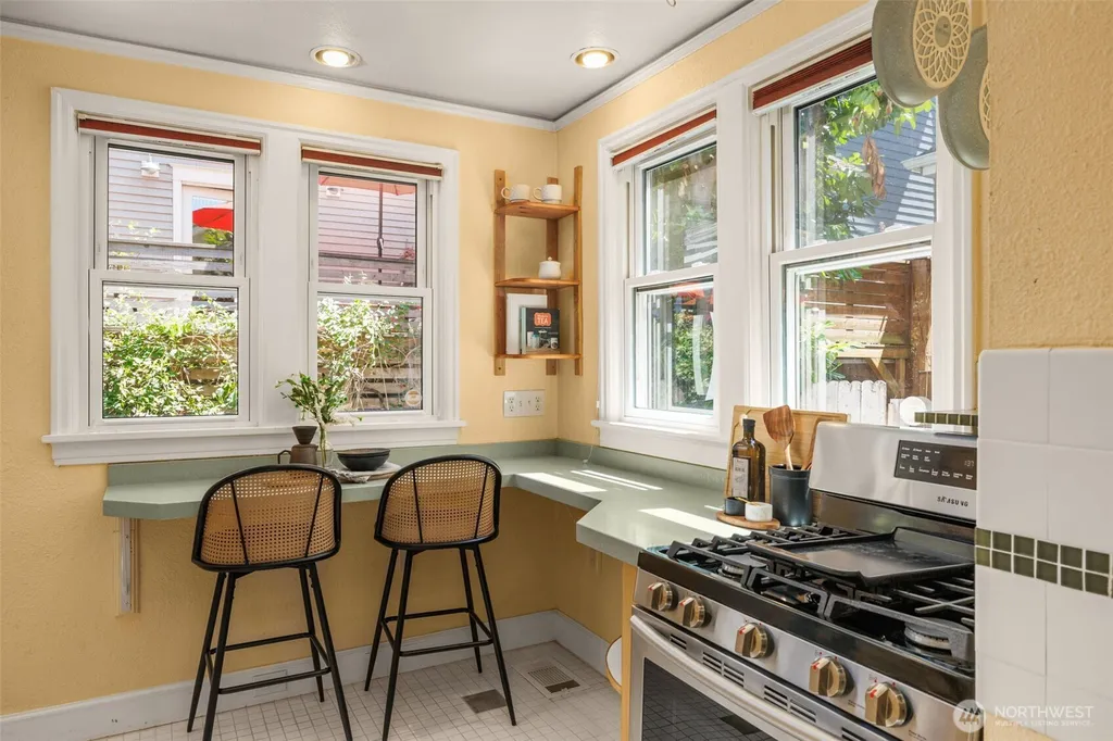 732 15th Avenue Seattle WA 98122