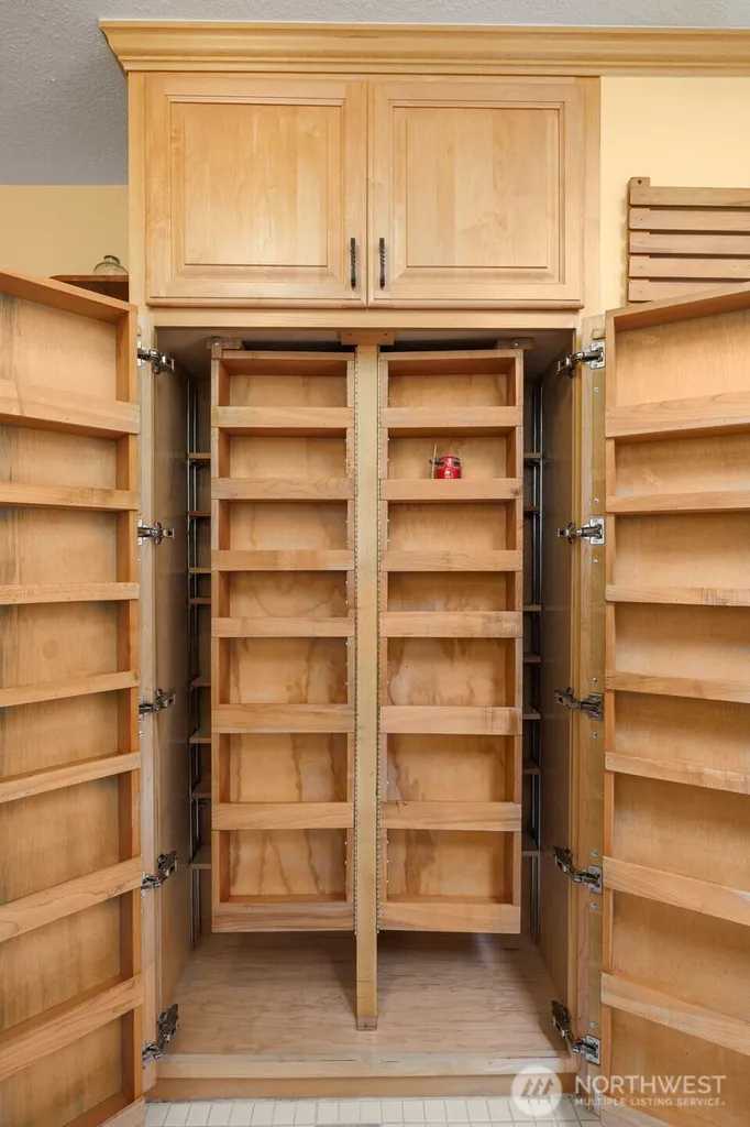 732 15th Avenue Seattle WA 98122