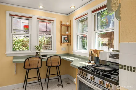 732 15th Avenue Seattle WA 98122