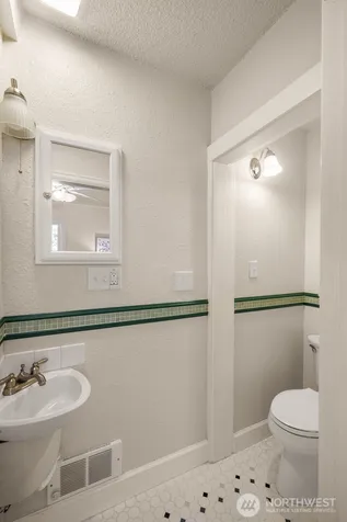 732 15th Avenue Seattle WA 98122