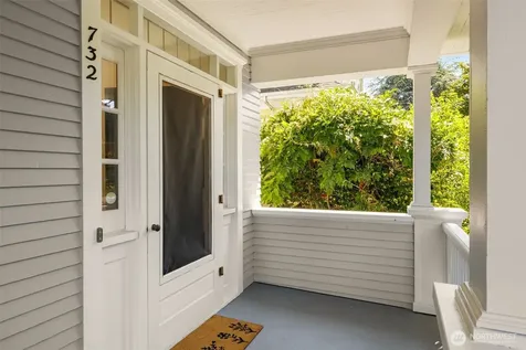 732 15th Avenue Seattle WA 98122