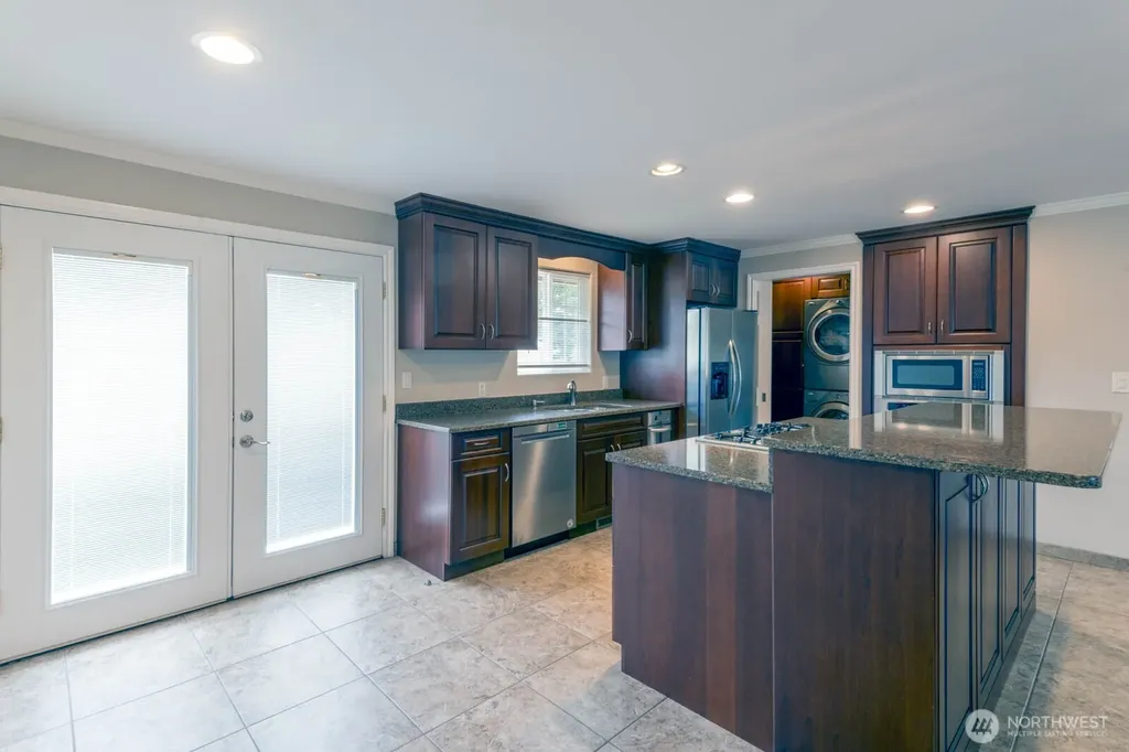 5207 Erlands Point Road NW Bremerton WA 98312