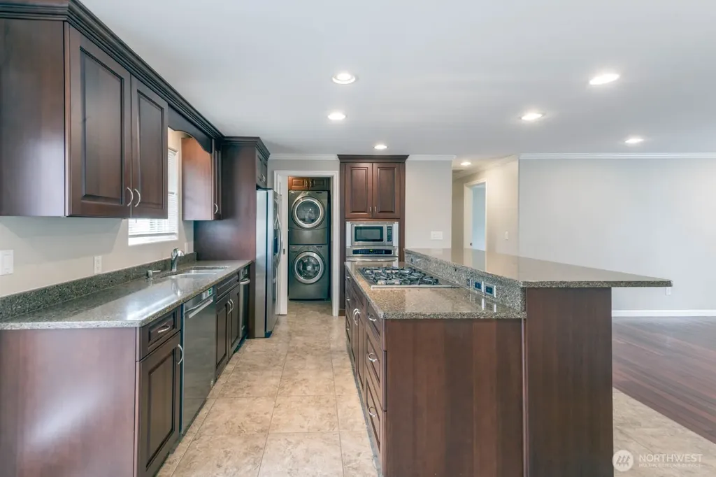 5207 Erlands Point Road NW Bremerton WA 98312
