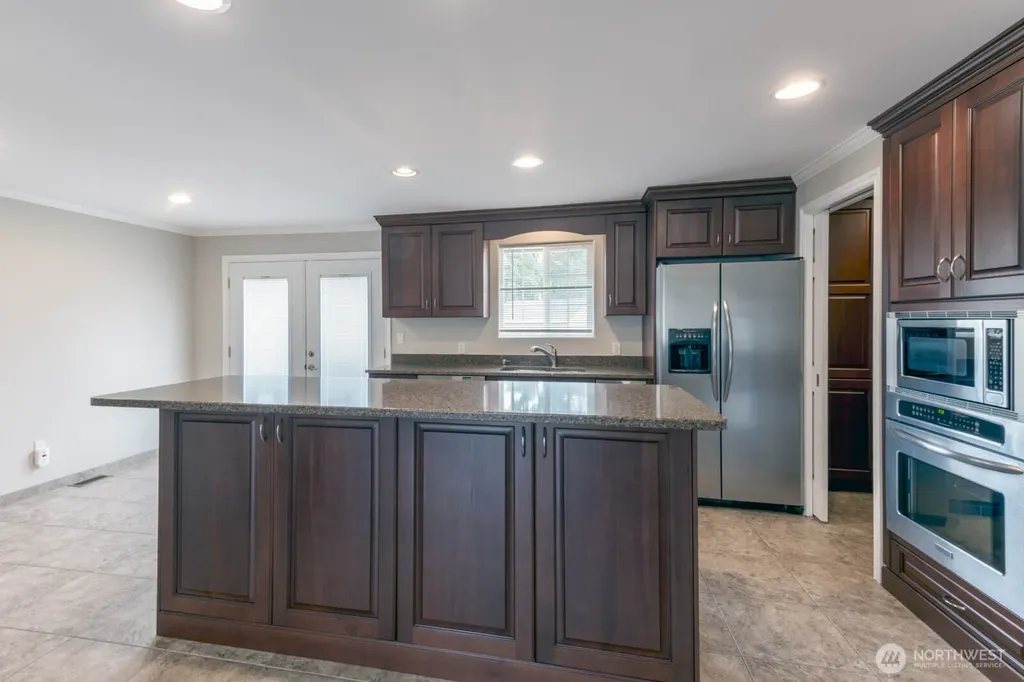 5207 Erlands Point Road NW Bremerton WA 98312