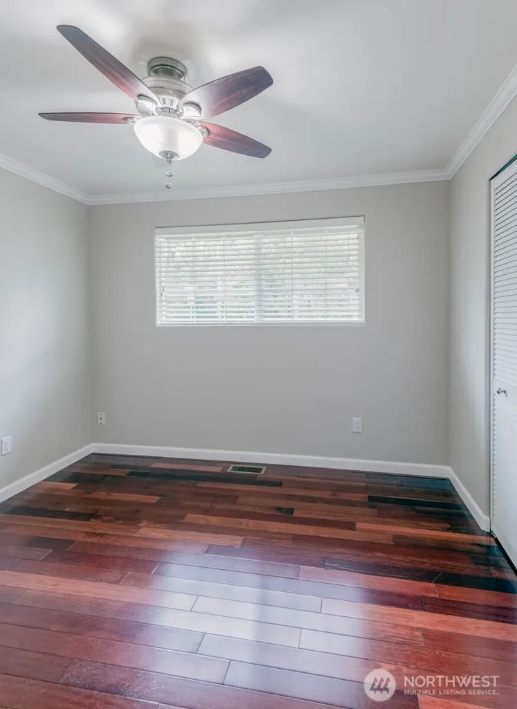 5207 Erlands Point Road NW Bremerton WA 98312