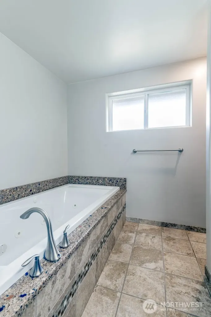 5207 Erlands Point Road NW Bremerton WA 98312