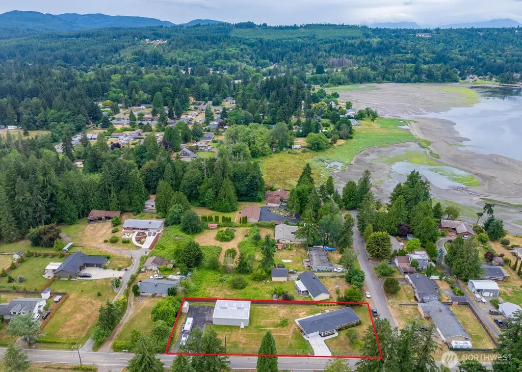 5207 Erlands Point Road NW Bremerton WA 98312