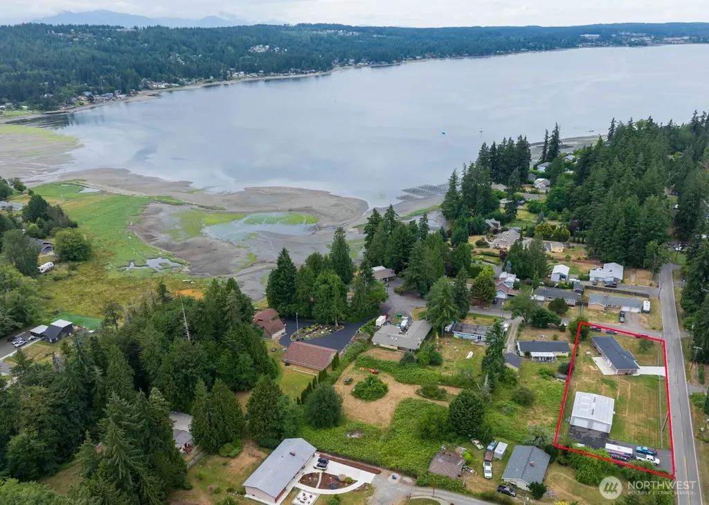 5207 Erlands Point Road NW Bremerton WA 98312