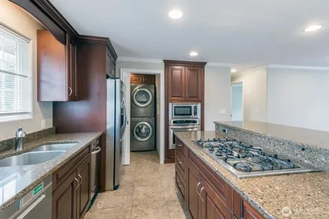 5207 Erlands Point Road NW Bremerton WA 98312