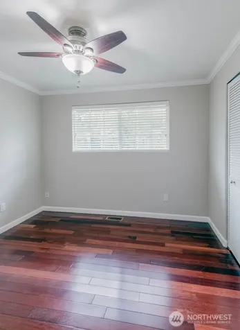 5207 Erlands Point Road NW Bremerton WA 98312