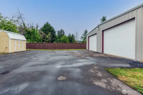 5207 Erlands Point Road NW Bremerton WA 98312
