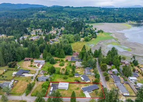 5207 Erlands Point Road NW Bremerton WA 98312