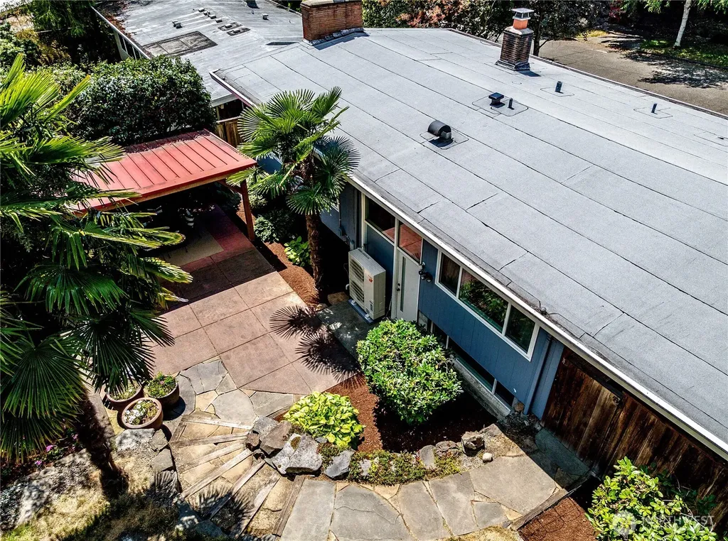 6246 39th Avenue NE Seattle WA 98115