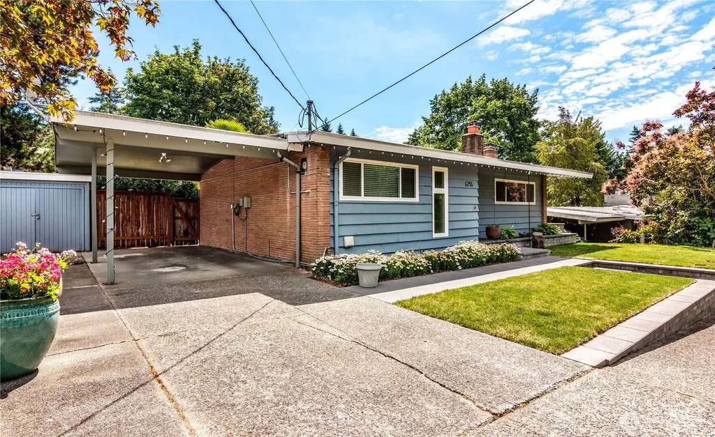 6246 39th Avenue NE Seattle WA 98115