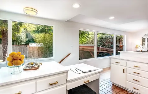 6246 39th Avenue NE Seattle WA 98115