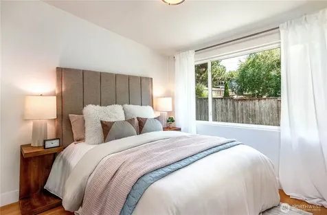 6246 39th Avenue NE Seattle WA 98115