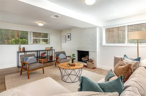 6246 39th Avenue NE Seattle WA 98115