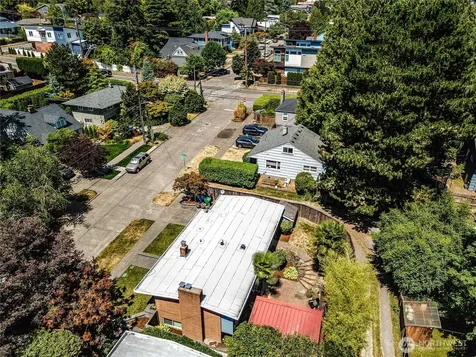 6246 39th Avenue NE Seattle WA 98115