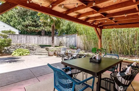 6246 39th Avenue NE Seattle WA 98115
