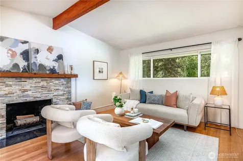 6246 39th Avenue NE Seattle WA 98115