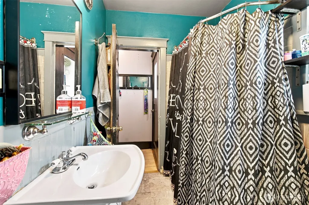 303 S Hartford Avenue Bremerton WA 98312