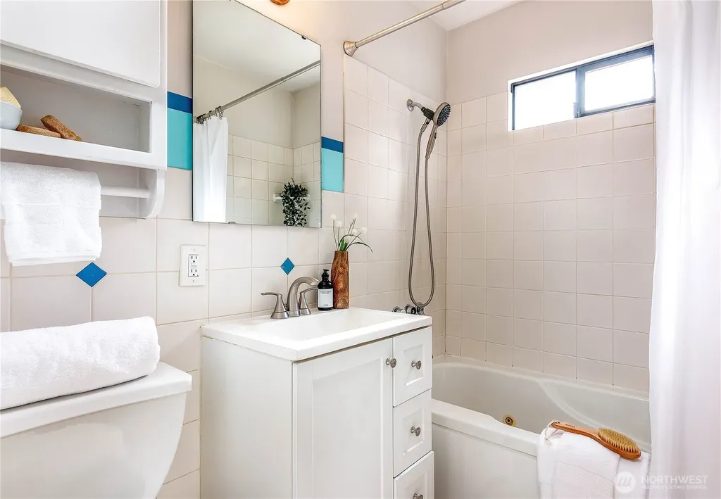 8447 35th Avenue SW Seattle WA 98126