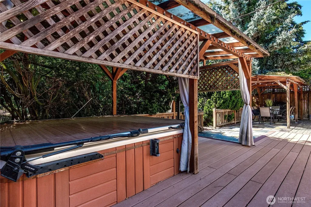 8447 35th Avenue SW Seattle WA 98126