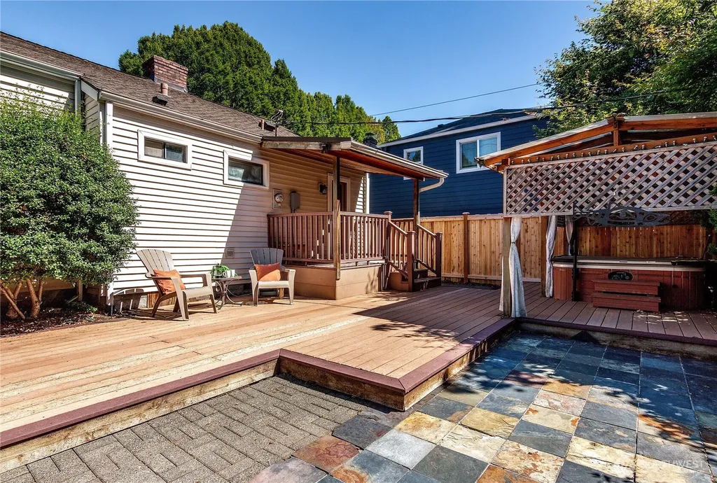 8447 35th Avenue SW Seattle WA 98126